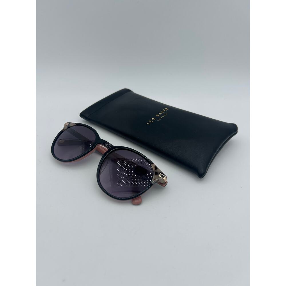 Ted Baker London TWS273 BLK Women’s
Sunglasses Black Pink Tortoise 52□21 140